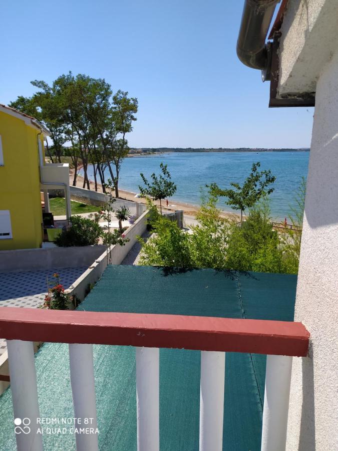 Apartman Joy Nin Exterior foto