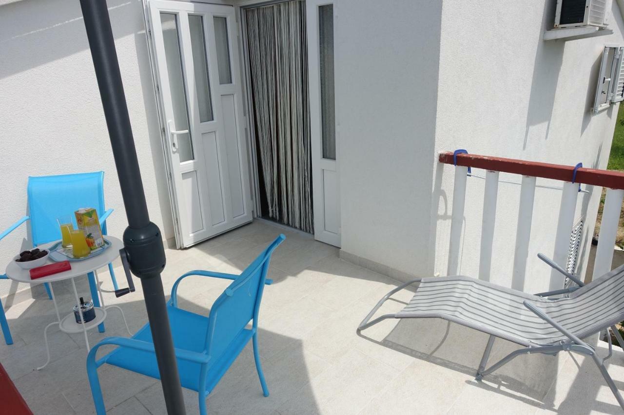 Apartman Joy Nin Exterior foto